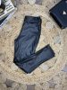 LISA rugalmas bőrhatású leggings - fekete