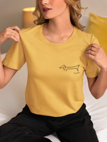 Tacsis póló 3. tacskó mintás unisex, pamut rövidujjú póló - old gold